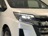 LEDヘッドライトです。デザイン性がよくとても明るいので、夜間の走行や悪天候でも安心です。しかも長寿命!