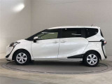 広々とした車内空間に優れた燃費性能。更にデザインも上質で人気のお車です!