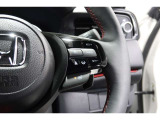 Hondaセンシングの機能のひとつ、アダプティブクルーズコントロール付!アクセルから足を離しても設定したスピードと前車との車間を保ち走行してくれます!車線維持もアシスト☆高速道路で疲労軽減ですね☆