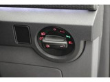 【ライトスイッチ】VW車は、手探りでも手袋したままでも操作しやすいこのスイッチ形状を引継いできました。まさに「合理的」!