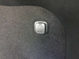 トランクスペースに電源ソケット付きです。