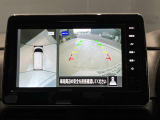 前後左右4つのカメラで、上から見たような映像をお届け、駐車時も安心、アラウンドビューモニター付(肉眼では確認し辛い左前の映像に切り替えることも可能です)。