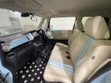 すわり心地の良い運転席・助手席です。長時間のドライブの疲れ軽減に貢献します。どうぞ快適なドライブを♪