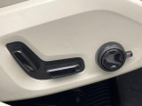 【パワーシート】スイッチ一つで簡単にシート位置の微調整が可能!電動だから力もいりません!自分に最適なシートポジションにセットして、快適なドライブをお楽しみください。