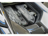 V12