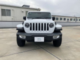 「どこにでも行ける。何でもできる。」Jeepに息づく自由の精神はその素晴らしい性能で、Jeepだから辿り着ける未知なる世界へ誘い心と身体を開放します。