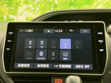 ラジオやディスク、Bluetooth、USB、HDMIなど、複数の音源を画面から選べる仕様です。使いたい入力先を一覧から確認でき、通勤やお出かけなど、日々の車内時間に合わせて活用できます。