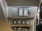 パワースライドドアの開閉はスマートキーのリモコンやドアノブは勿論、運転席側のスイッチ操作でも開閉ができ、安全・簡単です。
