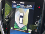 【マルチテレインモニター】車のフロントやサイドのカメラ画像を同時にモニター表示することで、悪路や狭い道を走行時でも周囲の状況確認ができ安心!本格SUVにうれしい装備です♪