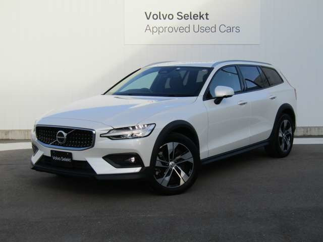 V60クロスカントリー プラス B5 AWD 4WD