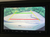 【バックカメラ】駐車時に後方がリアルタイム映像で確認できます。大型商業施設や立体駐車場での駐車時や、夜間のバック時に大活躍!運転スキルに関わらず、今や必須となった装備のひとつです!