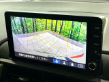 【バックカメラ】駐車時に後方がリアルタイム映像で確認できます。大型商業施設や立体駐車場での駐車時や、夜間のバック時に大活躍!運転スキルに関わらず、今や必須となった装備のひとつです!