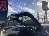 ハンズフリーパワーリフトゲート付きで荷物の積み下ろしもらくらくです!!