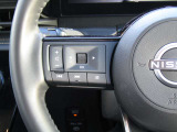 ステアリングスイッチ付きです。運転に集中できます。