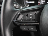 【ステアリングスイッチ】運転中、前方から目線をそらすことなく、オーディオ等の操作が可能な便利機能。安心&快適ドライブにはマストな装備。