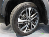 タイヤサイズ225-50R-18です。