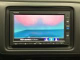 ギヤをR(バック)に入れるとナビの画面に後ろの映像が映るリアカメラ付です。後退時、コンディションが悪い視界でもカラーバックモニターがドライバーをサポートします。