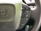 【レーダークルーズコントロール】高速道路での長距離走行が楽に!!自動で速度を保つクルーズコントロールが、衝突軽減システムと連携し、前方の車両を感知して車間を保つように速度調節してくれます!!