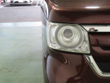 LEDヘッドライトは、点灯の瞬間から光量を発揮し、突然暗くなるトンネルなどでの安定感を高めます。