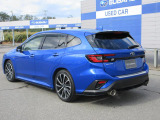 SUBARUは安心安全をご提供するため視界の良さにこだわった車作り。後方視界も良好です。
