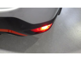 LEDリヤフォグランプ装備!濃霧や吹雪などの悪天候時に自車位置を後続車に知らせ、視界不要による追突を防止することができます。