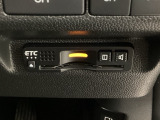 ETCが付いてます。ETC搭載車しか通過できないスマートICが利用できるようになりますよ!現在スマートICの設置箇所も増えてきているので、高速道路利用の幅が広がりますね☆