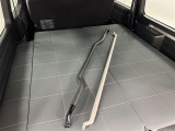 バン系のクルマには必須のセパレーターバーは、車載してあります!