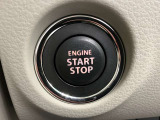【キーレススタートシステム】エンジンスタートがボタン一つで始動。キーはポケットやカバンに入れたままでもエンジン始動が可能です。