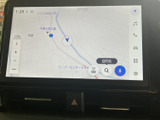 画面上で現在地や周辺道路を確認でき、目的地検索にも活用できる地図表示です。地図を見ながら行き先を検討できるので、初めて訪れる場所へのお出かけにも便利にお使いいただけます。