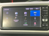 テレビやFM・AMのほか、Bluetooth AudioやUSBなどの選択肢が画面に並びます。用途に合わせて音源を選びやすく、車内での音楽利用にも便利です。