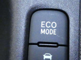 ECOモードです。燃費を良くするために、アクセルやエアコンの制御を穏やかにする機能です。