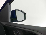 後方死角検知機能&rdquo;ブラインドスポットディテクション&rdquo;が装備されています。