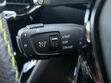 アクティブクルーズコントロール(ストップ&ゴー機能付) 前走車がいる場合はレーダーと車載カメラがその速度と距離を検知し自動制御によって適切な車間距離を保ちます。