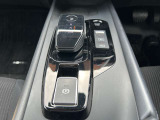 e-POWER独自のシフトノブです。感覚で入力できますので運転操作が楽になります