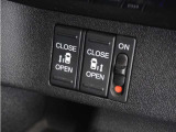◆両側電動スライドドア◆狭い駐車場でも乗り降りが楽々♪お子様が隣の車にドアを当ててしまう心配もございません!小さなお子様連れの方もこれで安心。