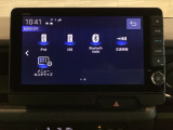 【Bluetooth】ナビゲーションと携帯電話/スマートフォンをBluetooth接続することができます。接続するとハンズフリーで使用することができるので、とても便利です。