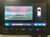 【バックカメラ】運転が苦手な方も車庫入れラクラクです!ギアをリバースに入れれば自動的に切り換わりますので、面倒な操作は不要です♪狭い駐車場もお車を傷つけず安心ですね!