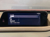 【マツダコネクト】ラジオ・テレビ/Bluetoothオーディオ、その他アプリケーションなどの機能で楽しむことができます。
