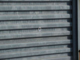 運転視界の遠方上方に虚像を投影することで前を見ながら情報の視認ができます。本当にドライバーが必要な情報を適切に伝え、楽しんで頂くことを考えた新世代装備です。※虚像は2.6m前方に浮かぶイメージです。