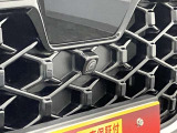 【全方位モニター用カメラ装着車】クルマの前後左右に4つのカメラを設置。対応ナビゲーション(販売会社装着アクセサリー)を装着すれば、クルマを真上から見たような映像などを映し出す全方位モニターに