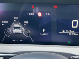 スピードメーター上に運転をサポートする様々な情報を表示してくれます。走行距離は約16400キロです。