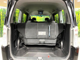 普段のお買い物や通勤、送迎等に十分な荷室スペースを確保しております。セカンドシートを倒すと、大きな荷物の積載も可能です♪