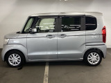スライドドアなら狭い駐車場でもドアをぶつける心配がありません。ステップが低く乗り降りもしやすいです。