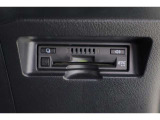 ETC車載器を装備していますので、高速道路の料金所をスムーズに通過。料金もお得になる場合があります。