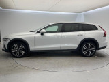 全国のVOLVOからお取り寄せが可能※!遠方の店舗に展示してあるクルマが気になる場合も、最寄りの店舗でご購入ただくことが可能です!是非私たちに要望をお聞かせください!※別途費用