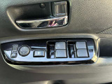 運転席のパワーウィンドウのスイッチです