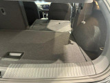 リヤシートを倒せば長さのあるお荷物も楽々!!