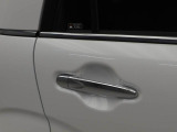納車の前にはエンジンオイル、オイルエレメント、エアクリーナー、クーラント、バッテリー、ワイパーゴムのチェック又は交換を行います。