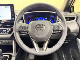 ステアリングスイッチ搭載!手を離さずに手元のスイッチでさまざまな操作が可能。運転中、視線をそらさなくても操作ができて安全です!