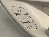 【メモリー機能付きパワーシート】ドライバーごとに設定したシート位置を記憶して、ボタン一つで切り替えできる便利な機能!運転する方が複数名いらっしゃるご家庭におすすめです♪